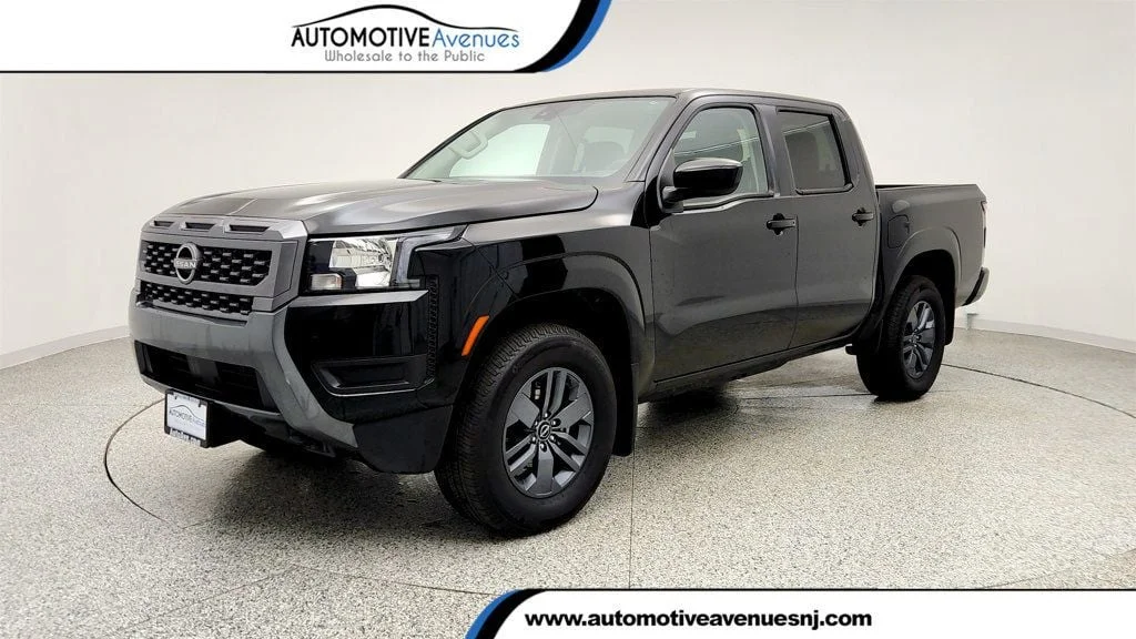 2025 Nissan Frontier SV Crew Cab 4X4 SWB's photo