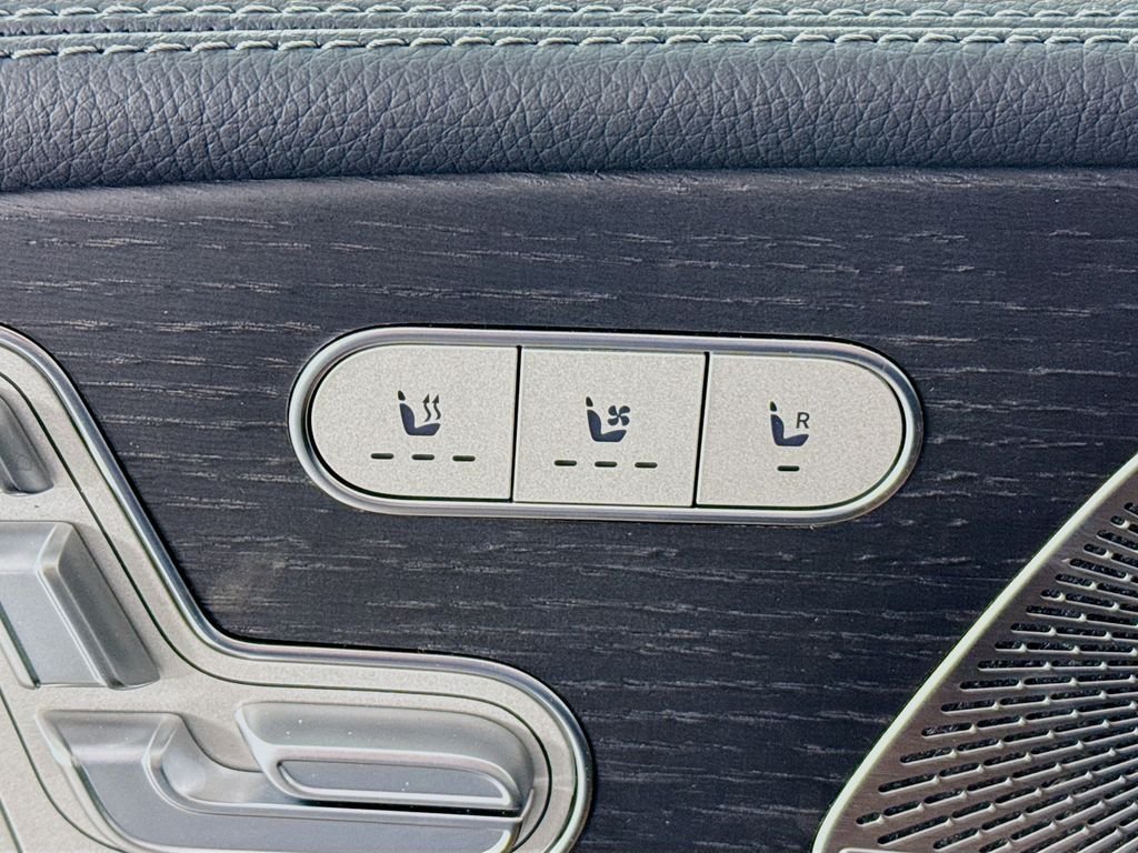 Used 2025 White Mercedes-Benz GLE 450 image 22