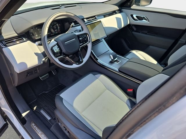 New 2026 Arroios Grey LAND ROVER Dynamic SE image 13