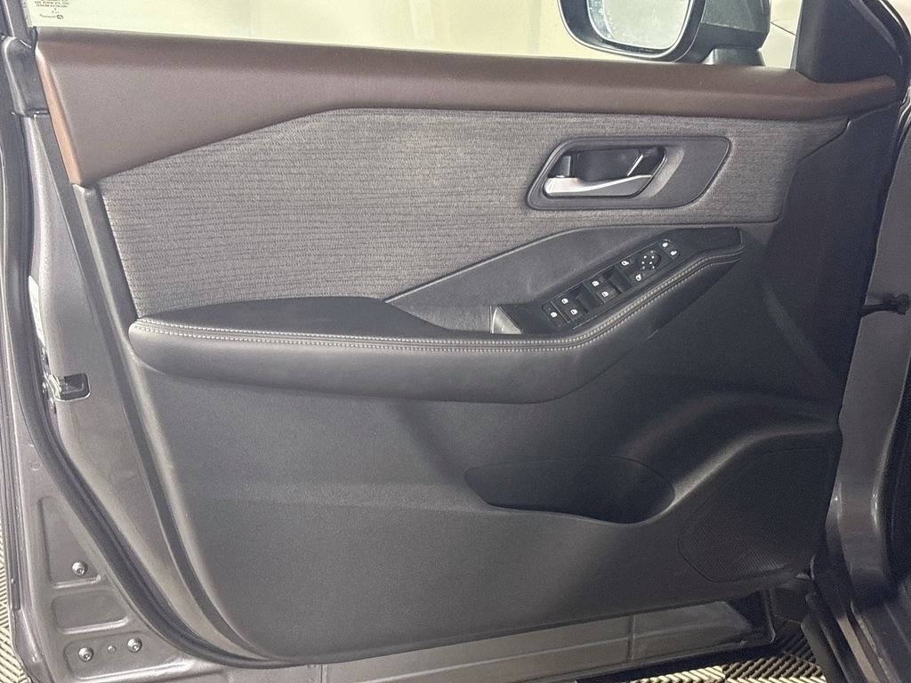 Used 2023 Gun Metallic Nissan SV image 10
