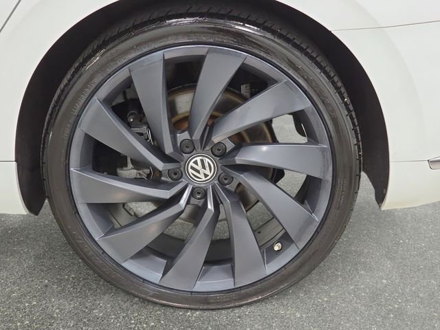 Used 2020 White Volkswagen 2.0T SEL R-Line image 33