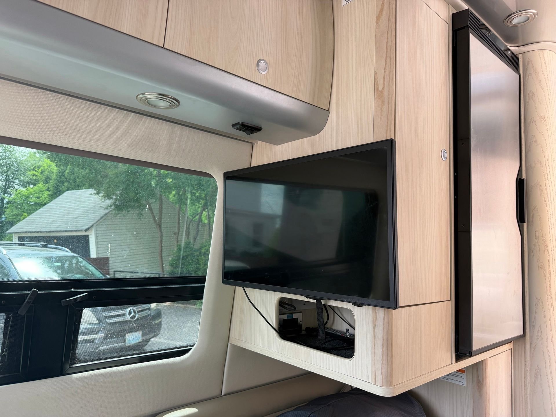 Used 2022  Mercedes-Benz AIRSTREAM INTERSTATE 19 image 34