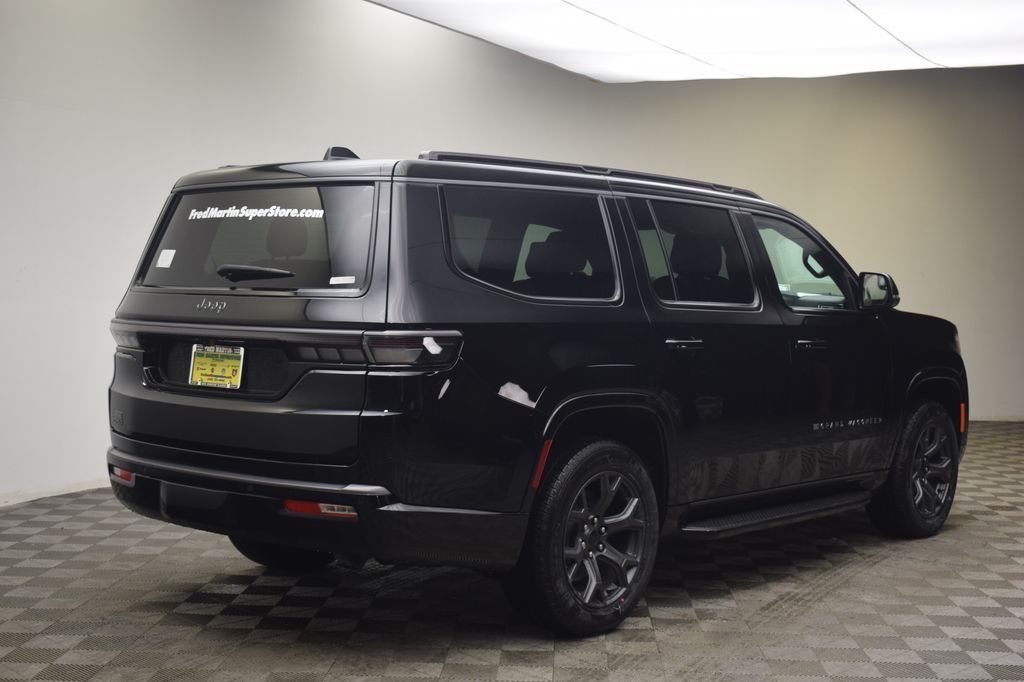 New 2026 High Gloss Black Exterior Paint Jeep Limited Altitude image 6
