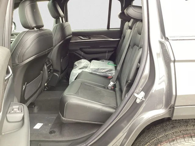 New 2026 Baltic Gray Metallic Clearcoat Jeep LAREDO ALTITUDE 4X4 image 14