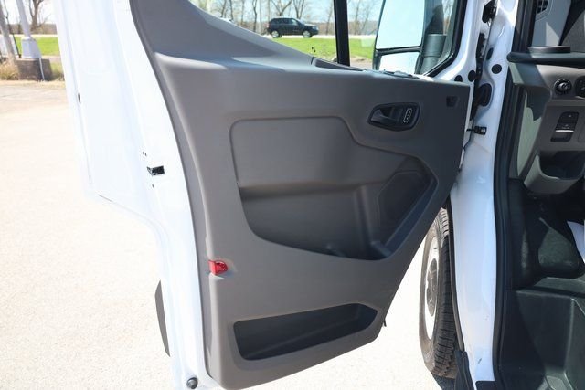 New 2025 Oxford White Ford Cargo Van image 32