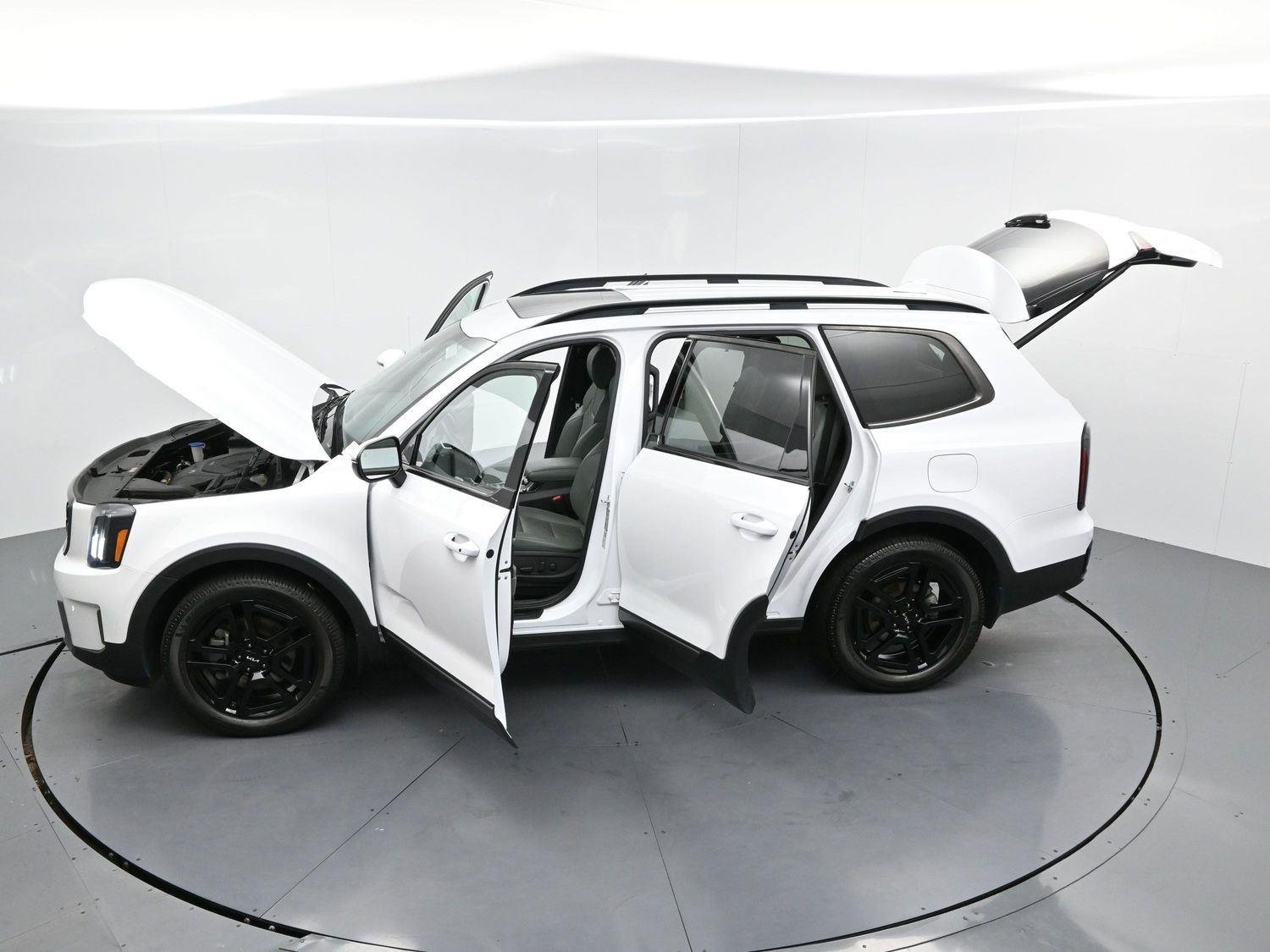 Used 2023 Glacial White Pearl Kia EX X-Line image 47