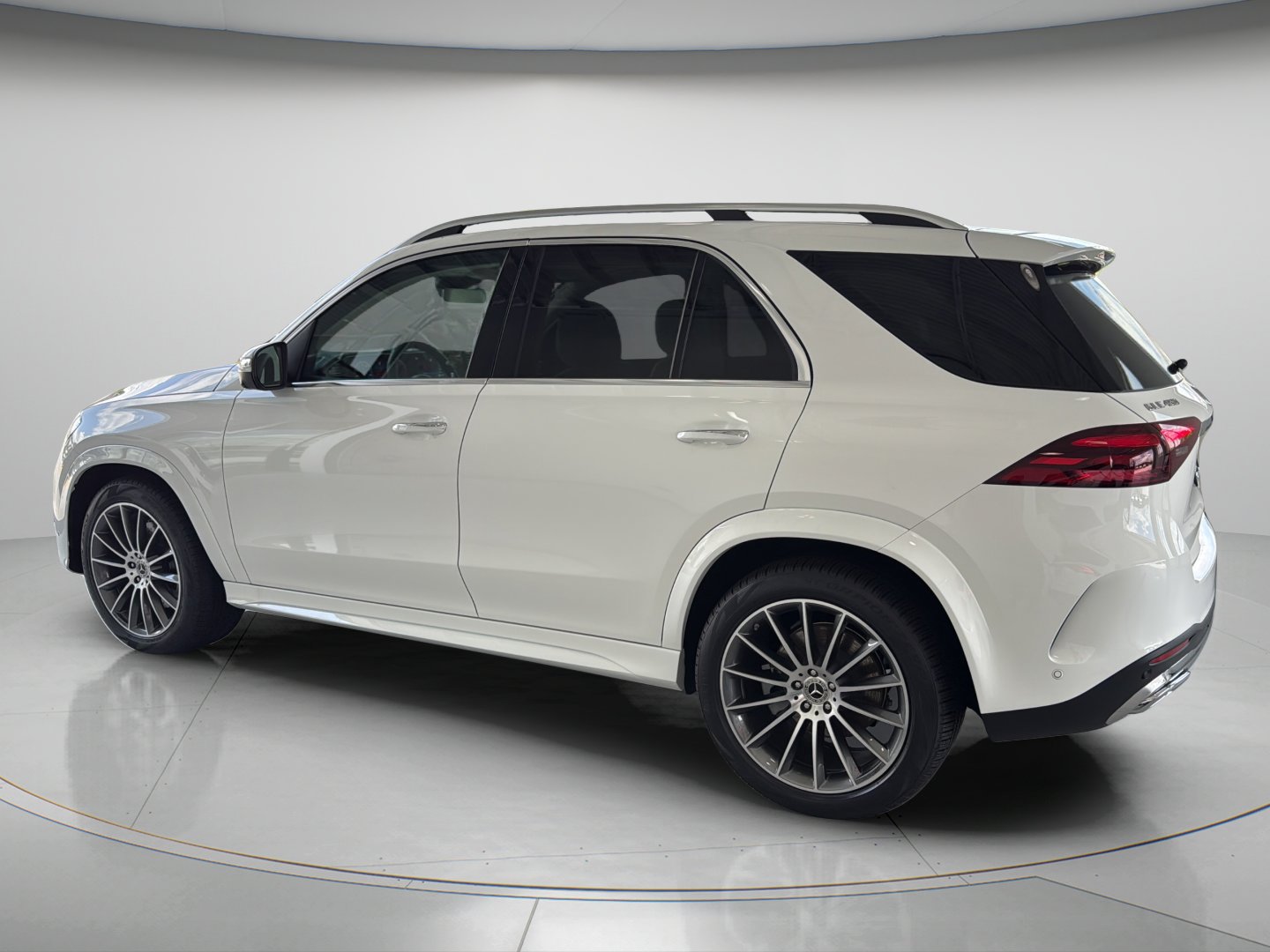 New 2026 Polar White Mercedes-Benz GLE 450 image 3