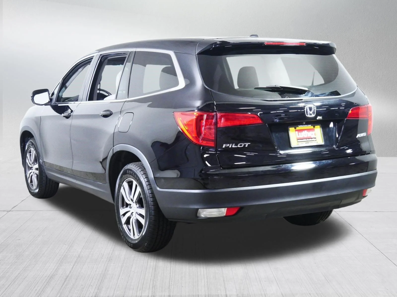 Used 2016 Black Forest Pearl Honda EX image 5