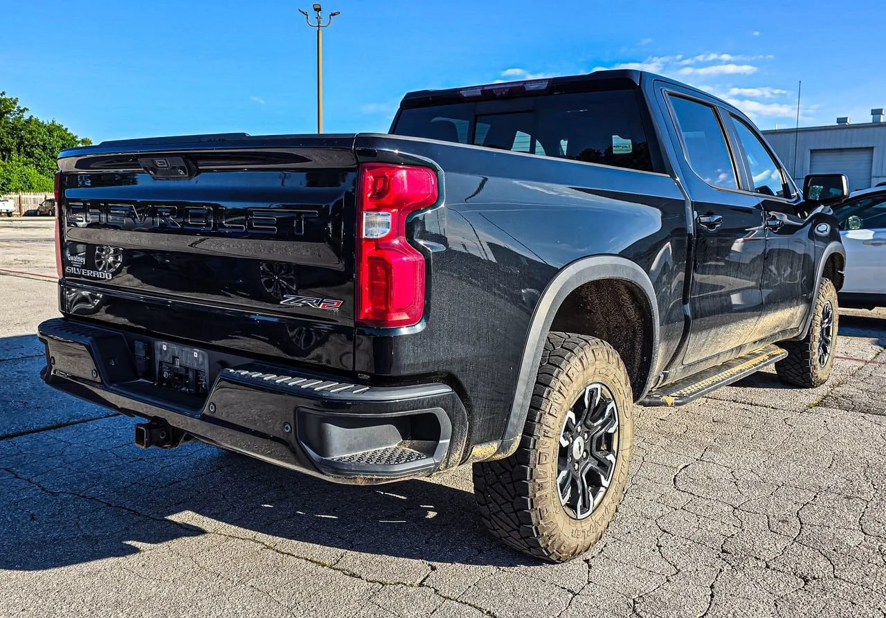 Used 2022 Black Chevrolet ZR2 image 5