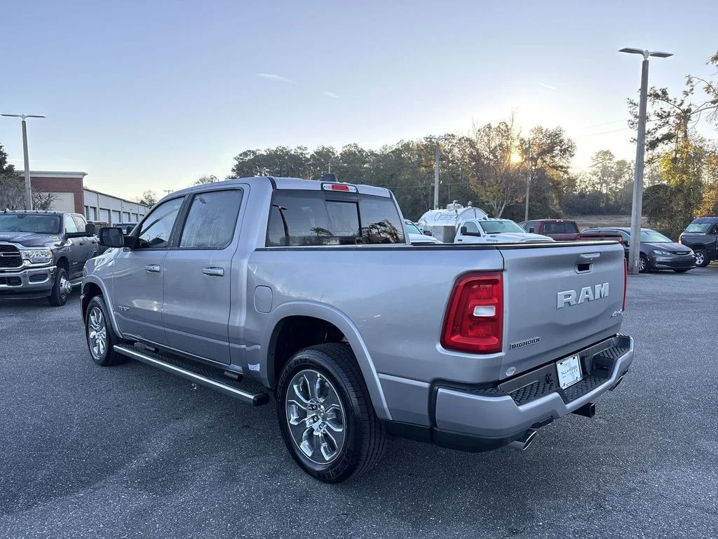 New 2026 Billet Silver Metallic Clear-Coat Exterior Paint RAM Big Horn/Lone Star image 5