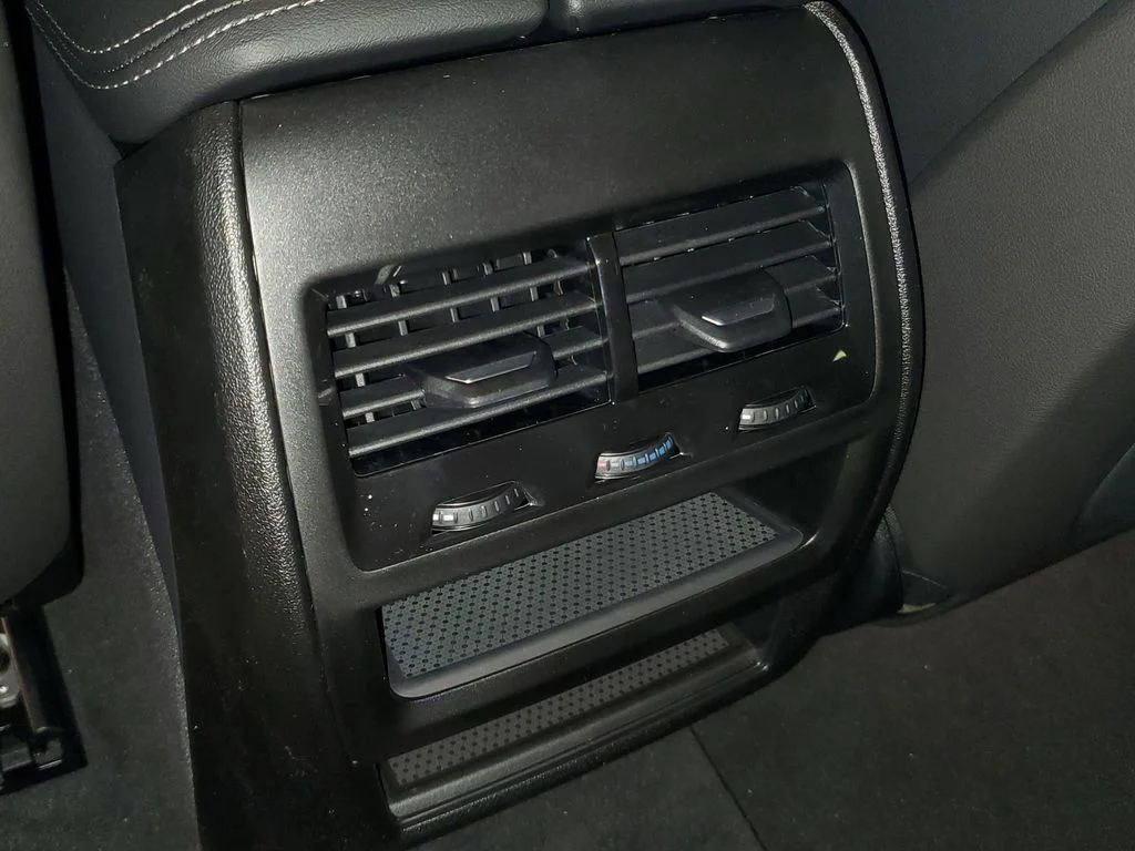 Used 2026 Black BMW sDrive40i image 12