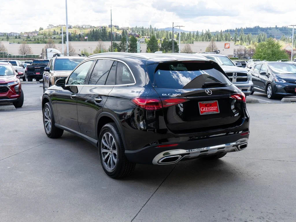 Used 2023 Black Mercedes-Benz GLC 300 image 5