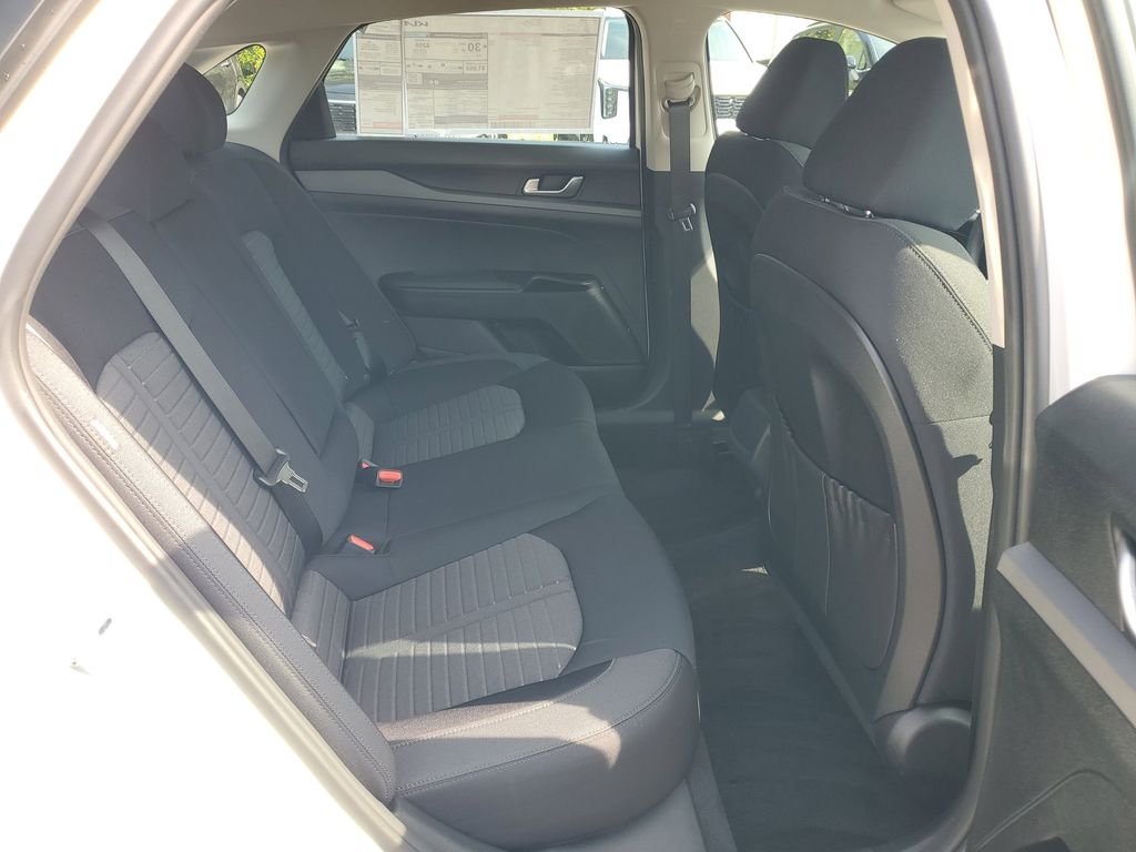 2026 Kia K5 LXS - Photo 16