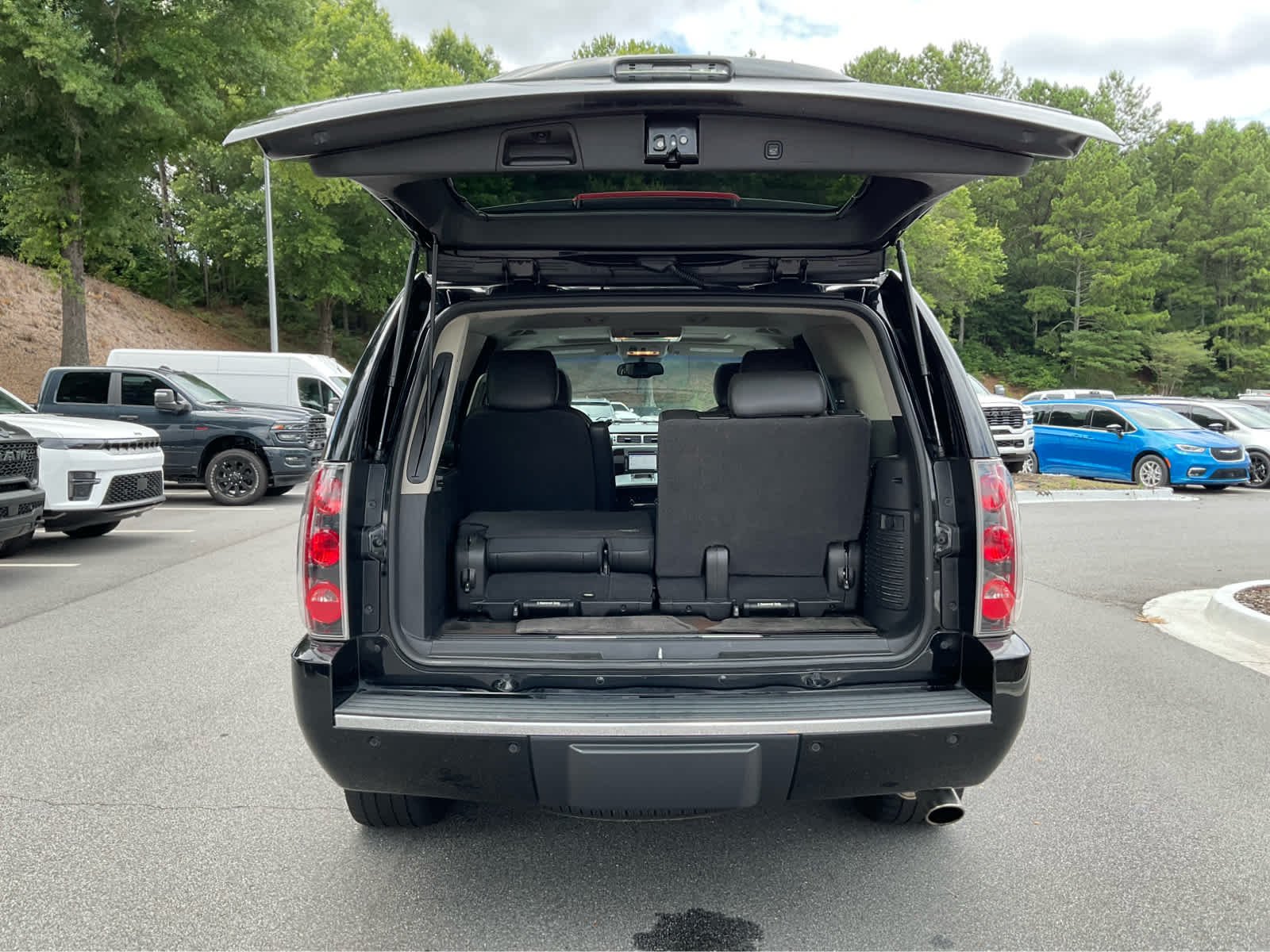 Used 2013 Onyx Black GMC Denali image 24