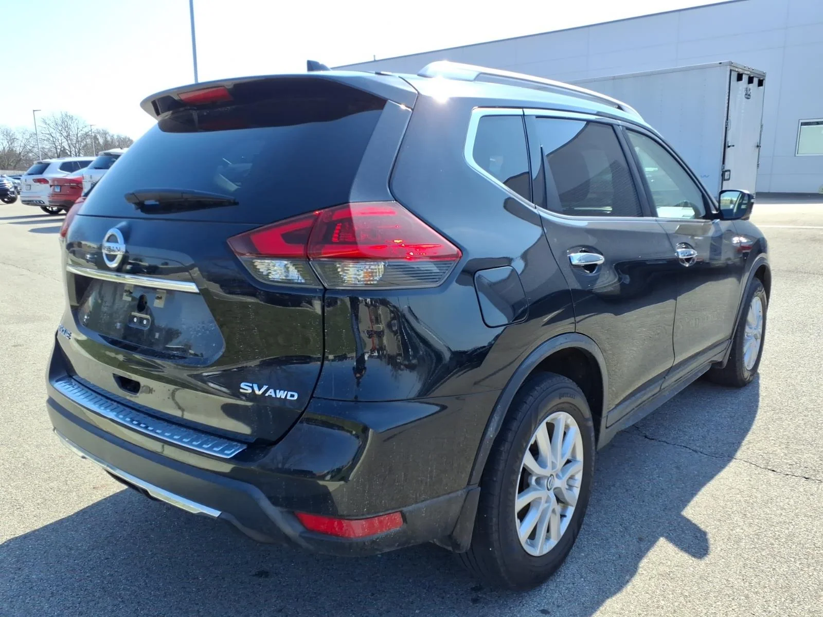 Used 2018 Black Nissan AWD SV image 7