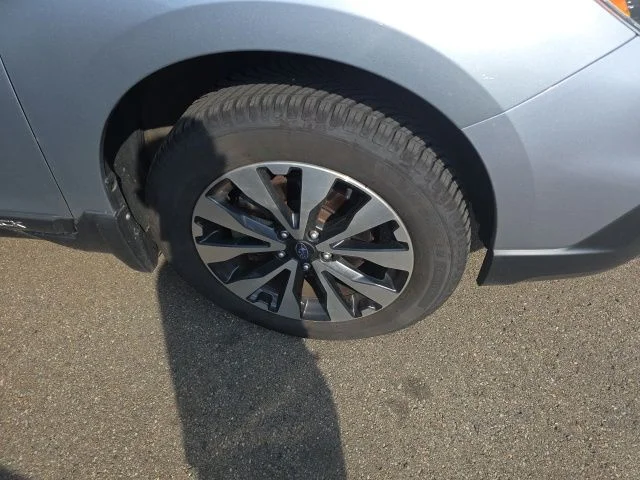Used 2015 Silver Subaru 2.5i image 5