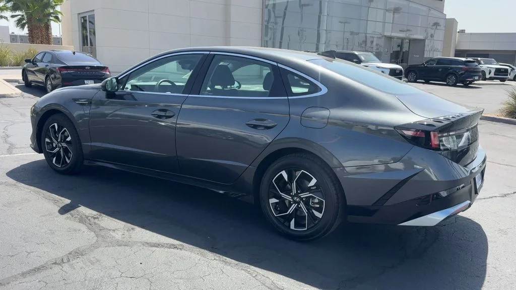 Used 2025 Gray Hyundai SEL image 7