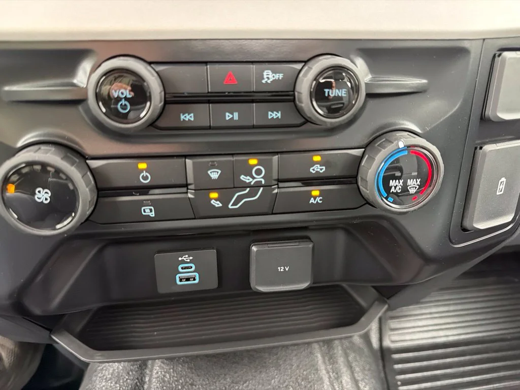 New 2027 Oxford White Ford F-350® XL image 18