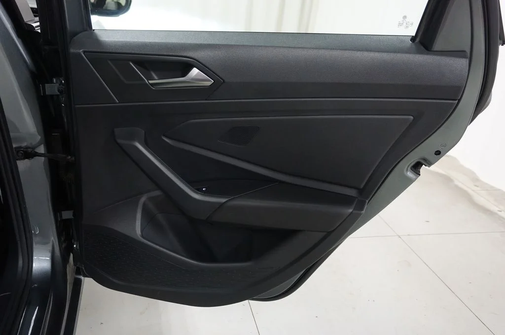 Used 2019 Platinum Gray Metallic Volkswagen R-Line image 30