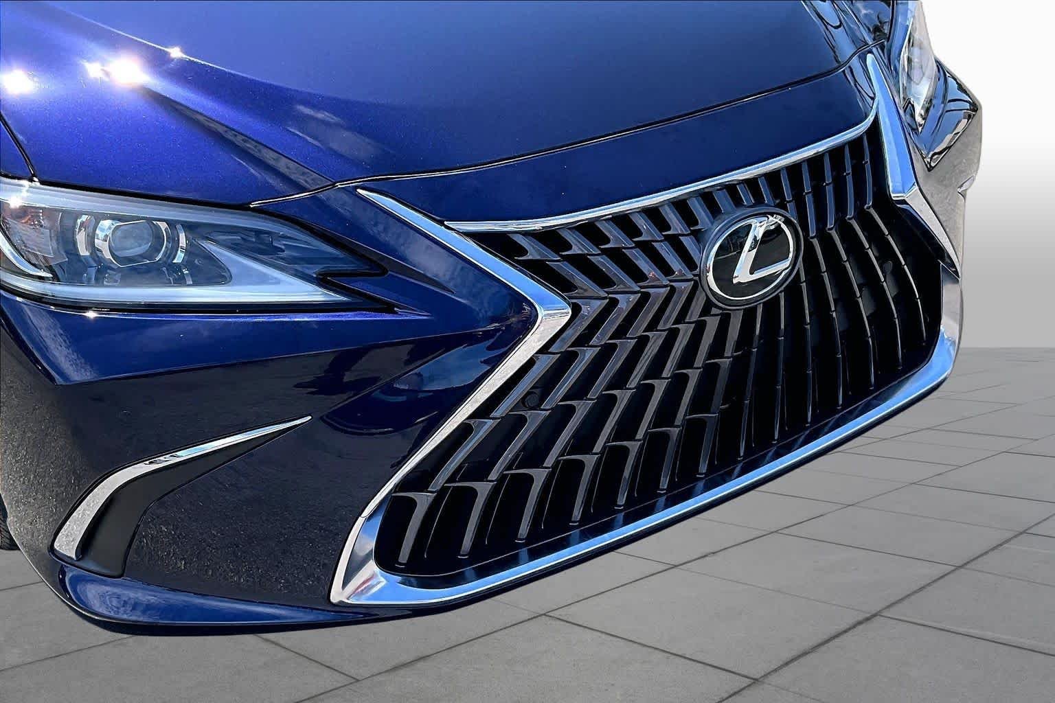 Certified Used 2022 Nightfall Mica Lexus  image 28