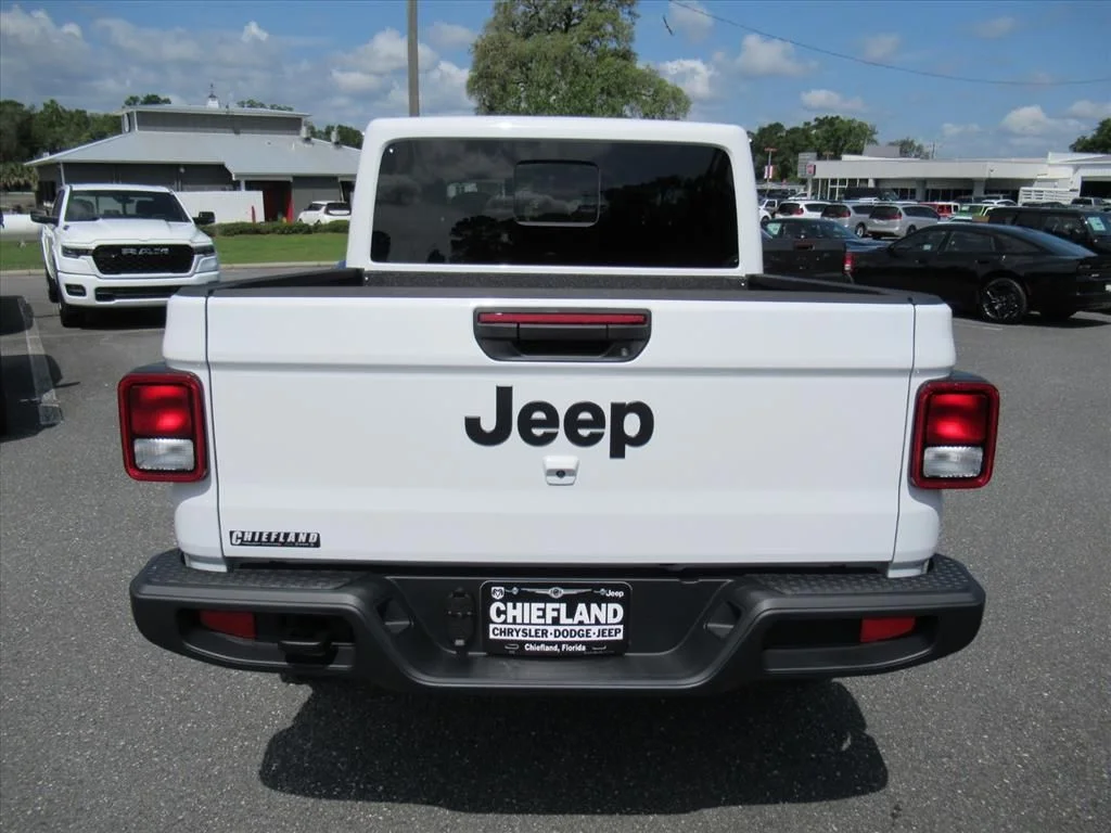 New 2026 Bright White Clear-Coat Exterior Paint Jeep Sport S image 5