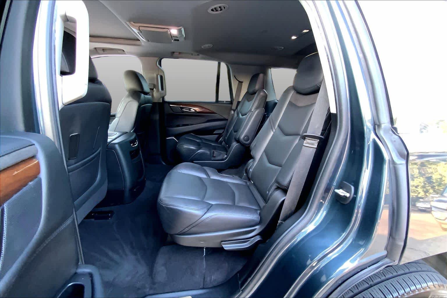 Used 2020 Shadow Metallic Cadillac Premium Luxury image 21