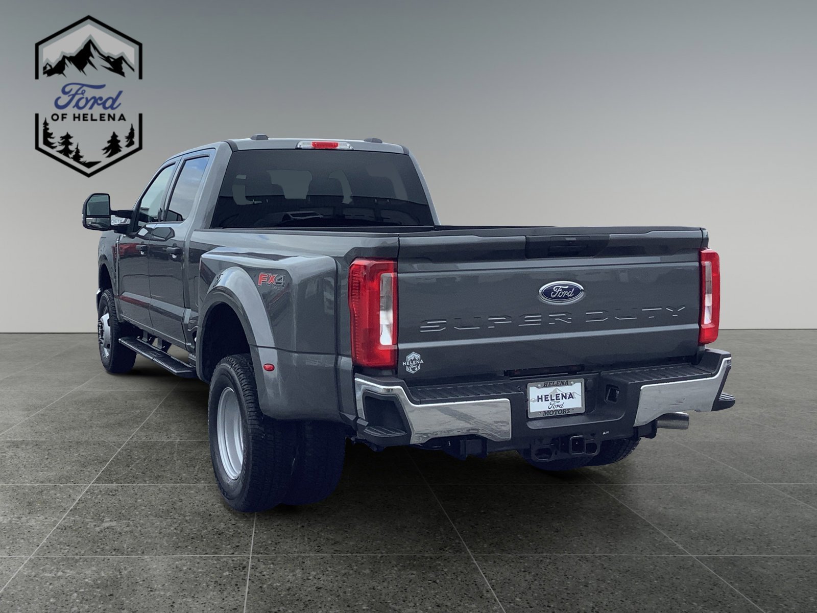 New 2026 Carbonized Gray Metallic Ford XLT image 3