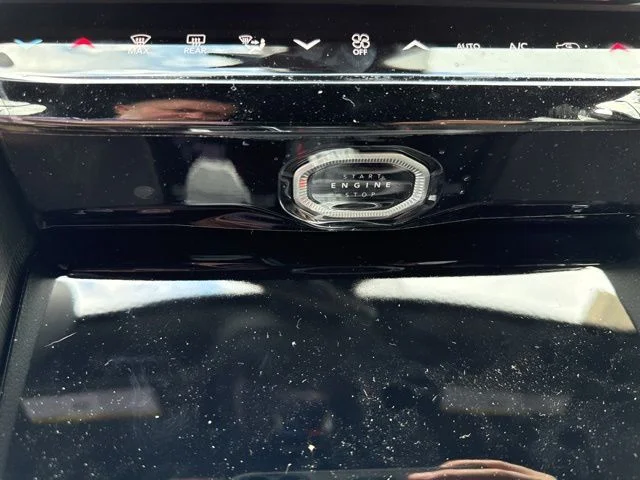 New 2026 Silver Zynith Exterior Paint Jeep Altitude image 39