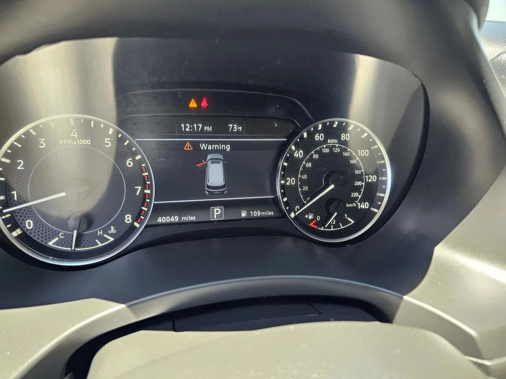 Used 2023 White Nissan SL image 29