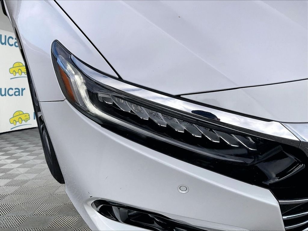 Used 2021 White Honda EX-L image 31