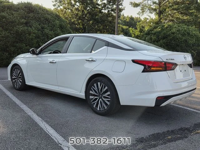 Certified Used 2025 White Nissan 2.5 SV image 3
