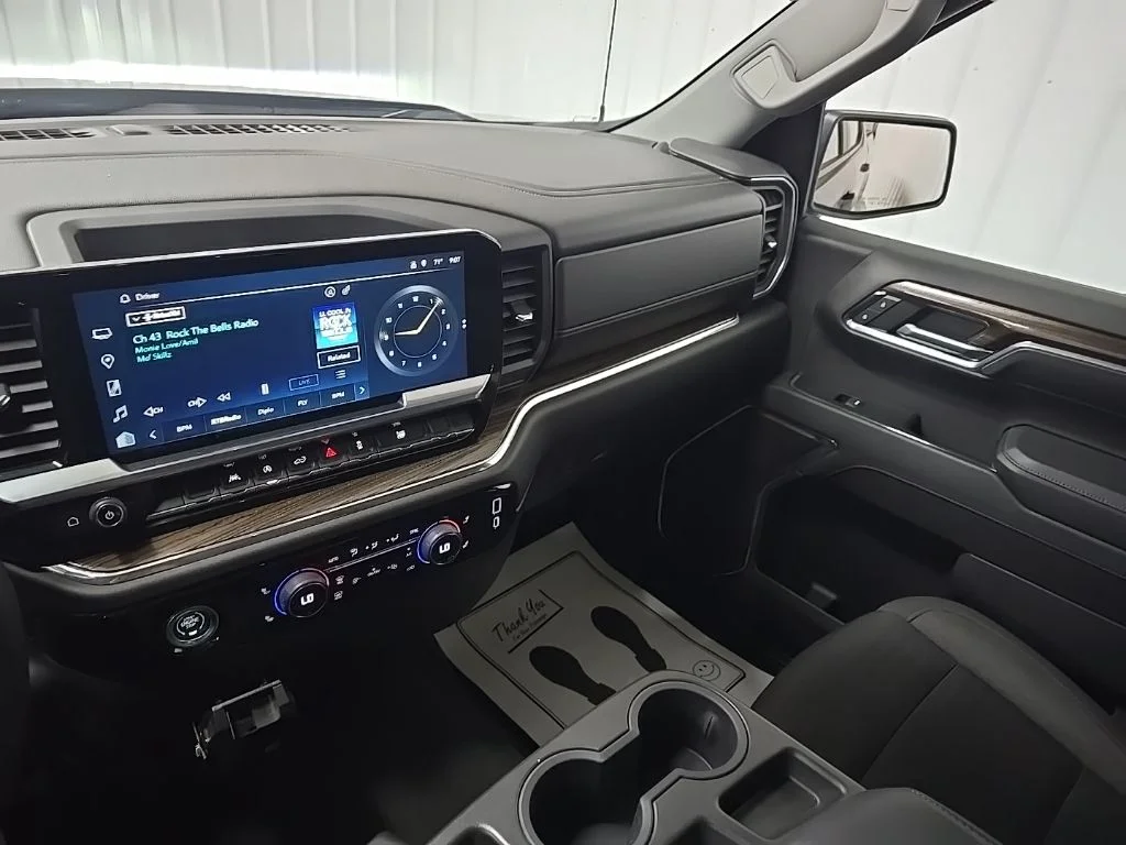 Used 2023 Gray Chevrolet RST image 28