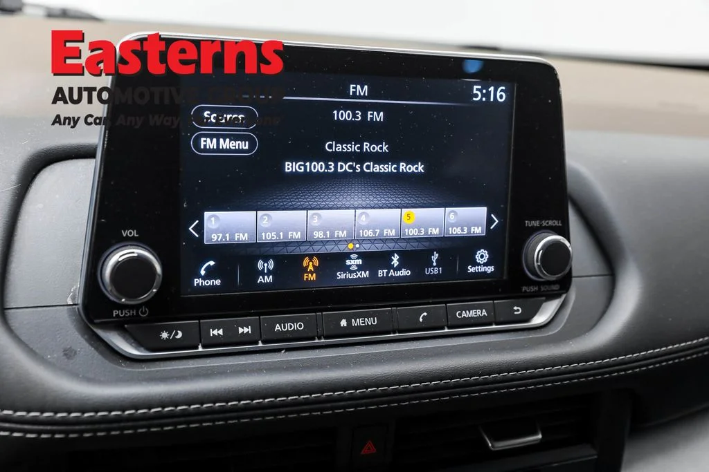 Used 2023 Red Nissan SV image 19