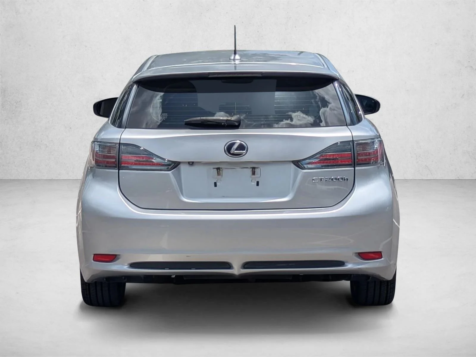 Used 2013 Silver Lining Metallic Lexus Hybrid image 6