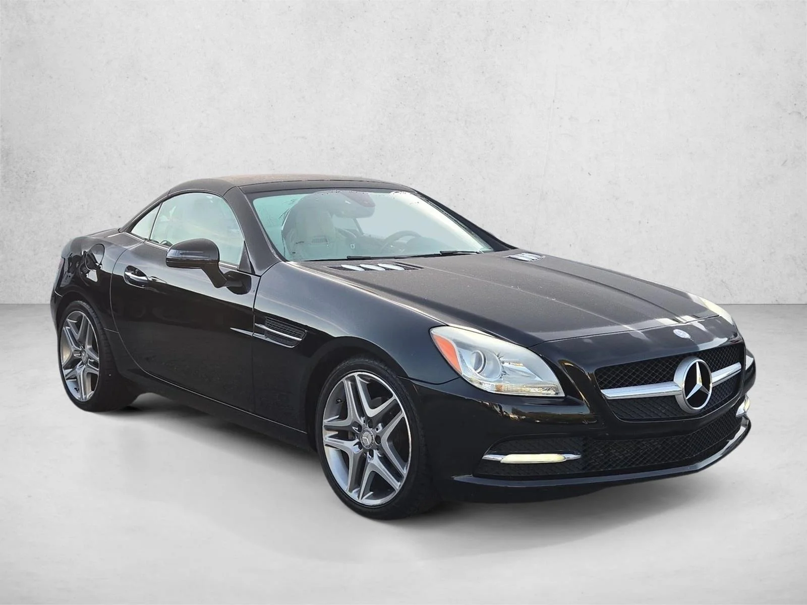 Used 2014 Black Mercedes-Benz SLK 250 image 3