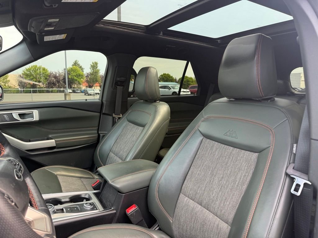 Used 2022 Star White Metallic Tri-Coat Ford Timberline image 9