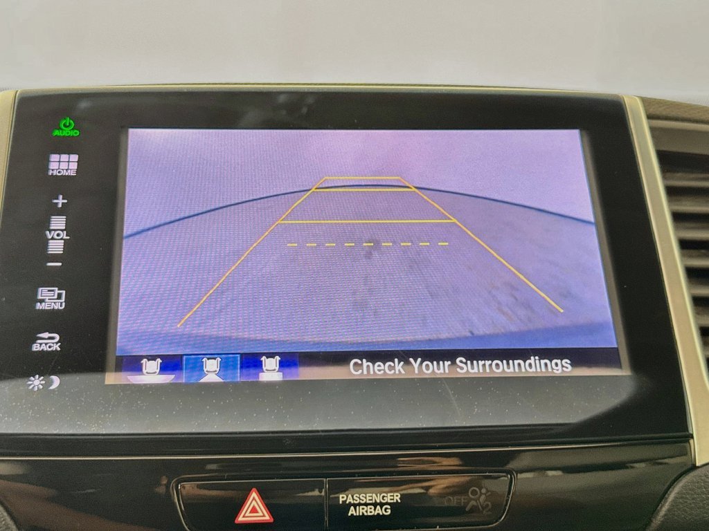 Used 2016 Silver Honda EX-L image 16
