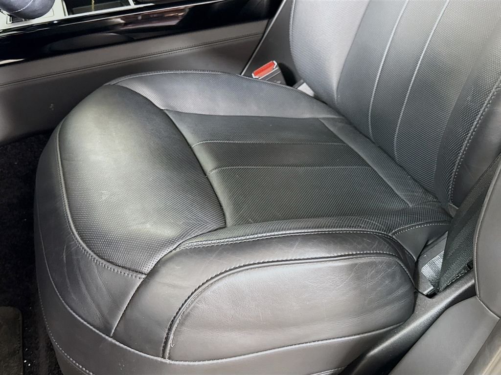 Certified Used 2025 Black Land Rover Autobiography image 22