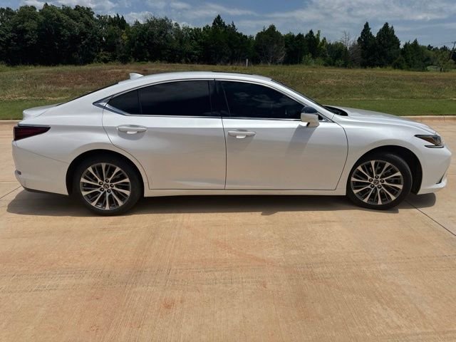 Used 2021 White Lexus 350 image 4