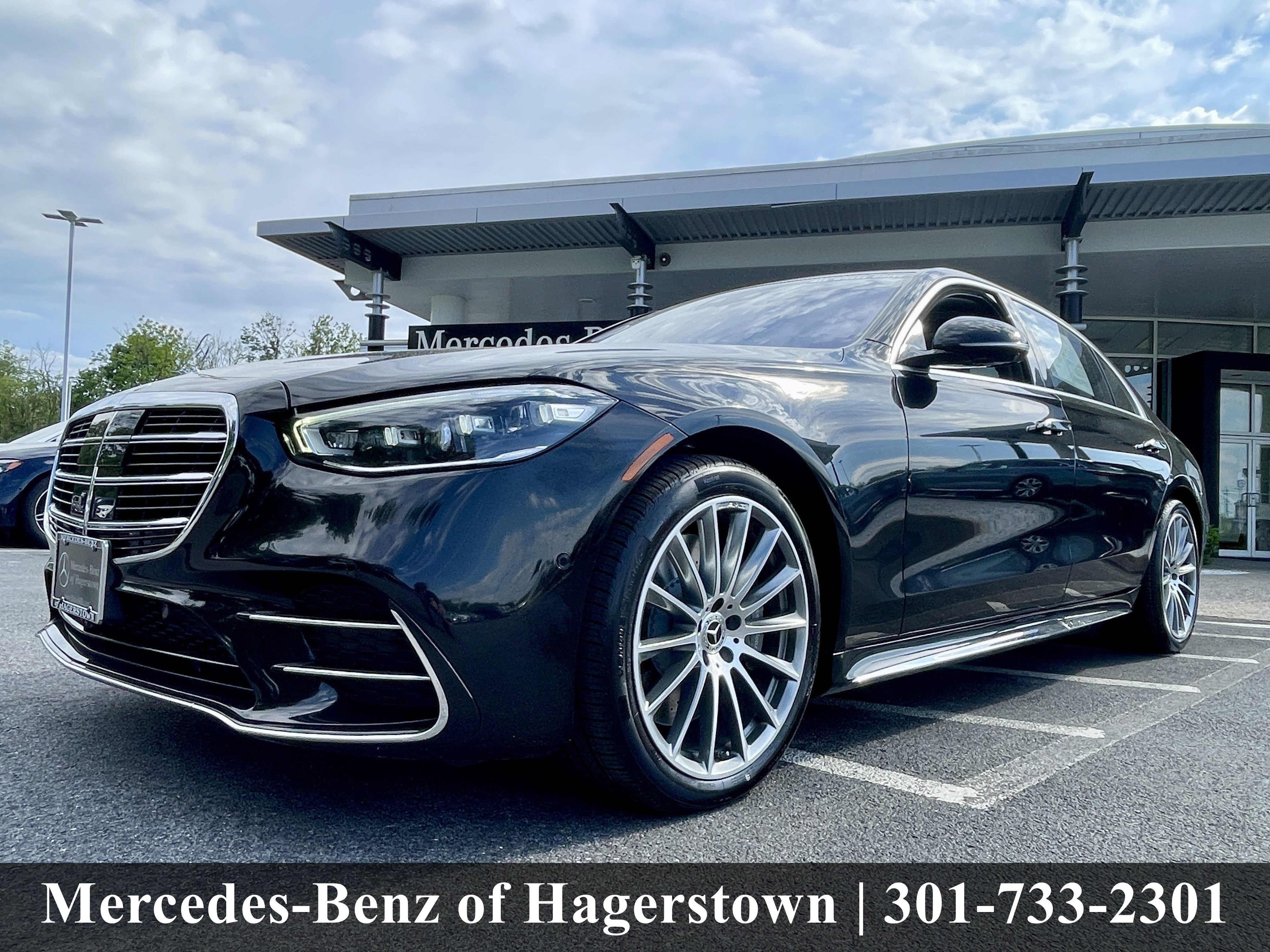 Certified Used 2022 Obsidian Black Mercedes-Benz S 500 4MATIC® Sedan image 3