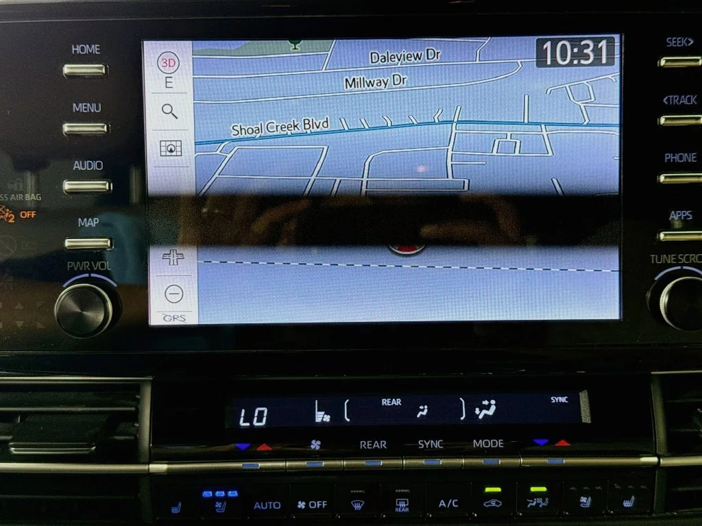 Used 2022 Wind Chill Pearl Toyota Limited image 16