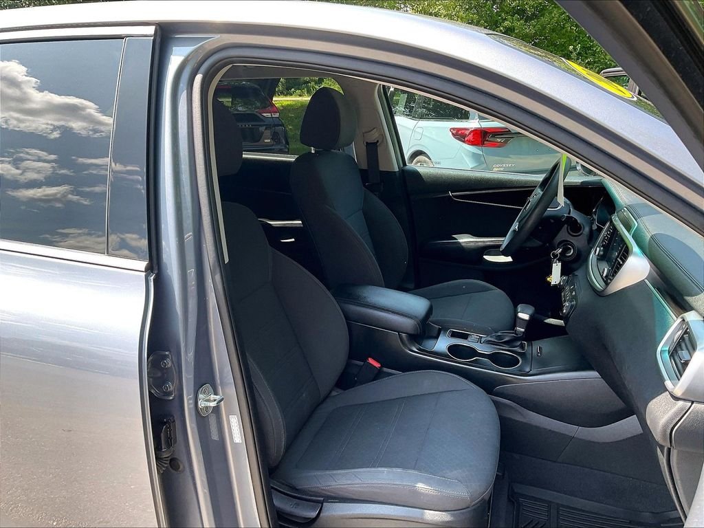 Used 2020 Silver Kia LX image 11