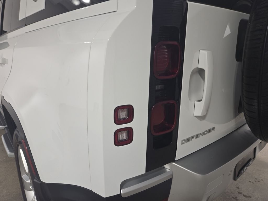 Used 2023 Fuji White Land Rover S image 21