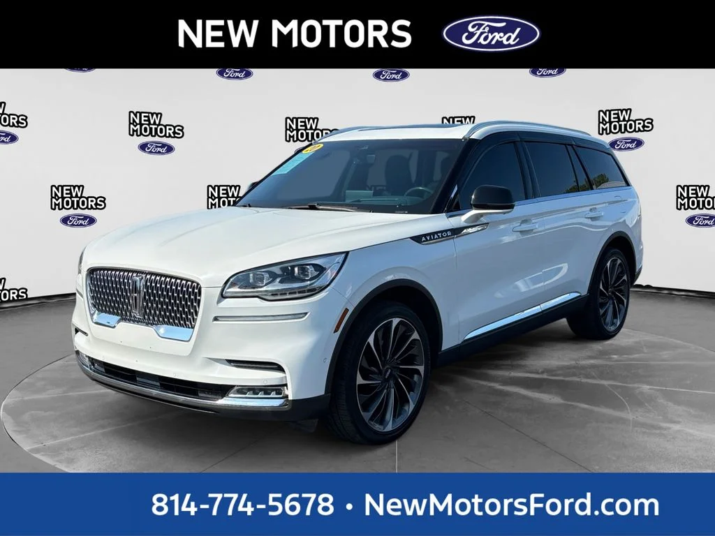 Used 2020 White Metallic Lincoln Reserve image 1