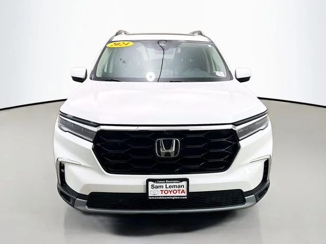 Used 2024 White Honda Elite image 2