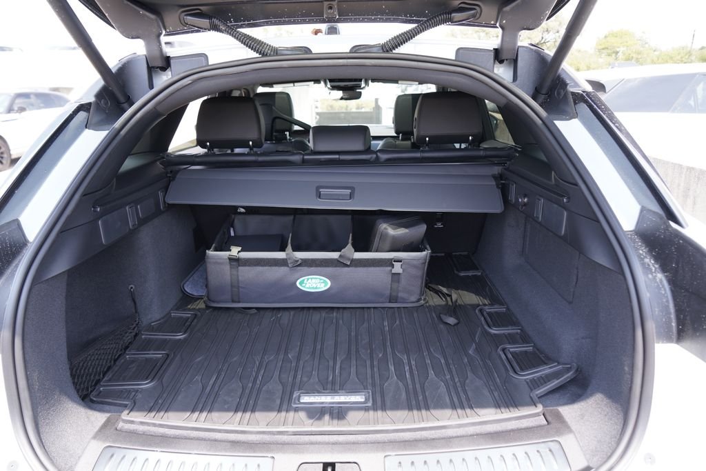 New 2026 Fuji White Land Rover S image 25