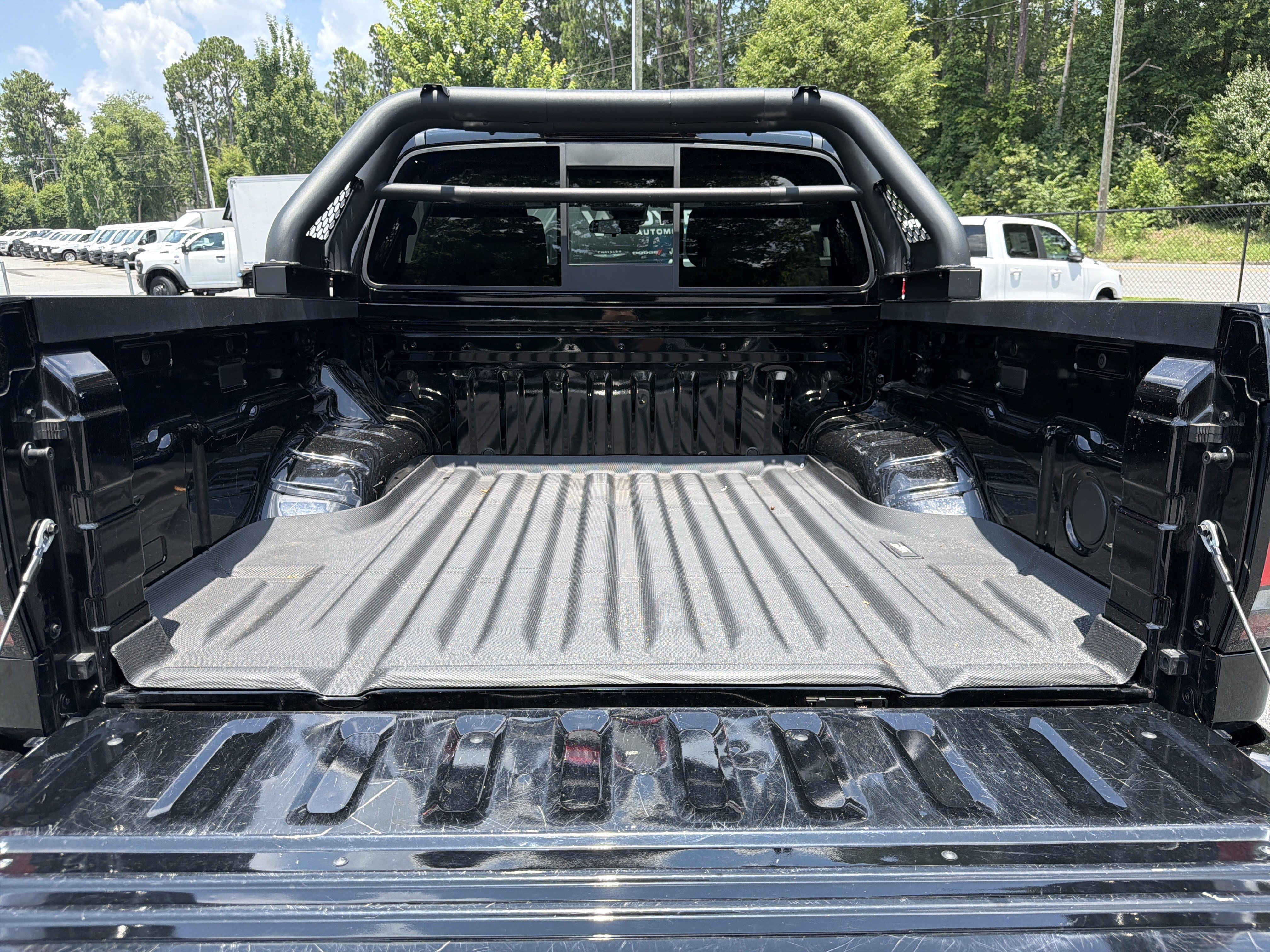 Used 2022 Super Black Nissan PRO-X image 22