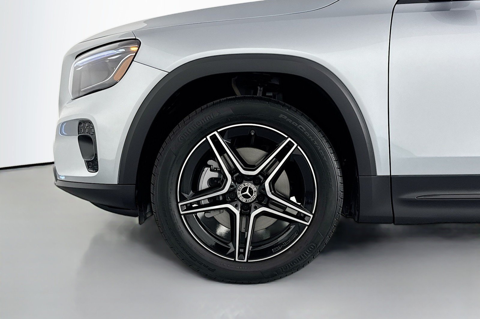 New 2026 Cirrus Silver Metallic Mercedes-Benz GLB 250 SUV image 10