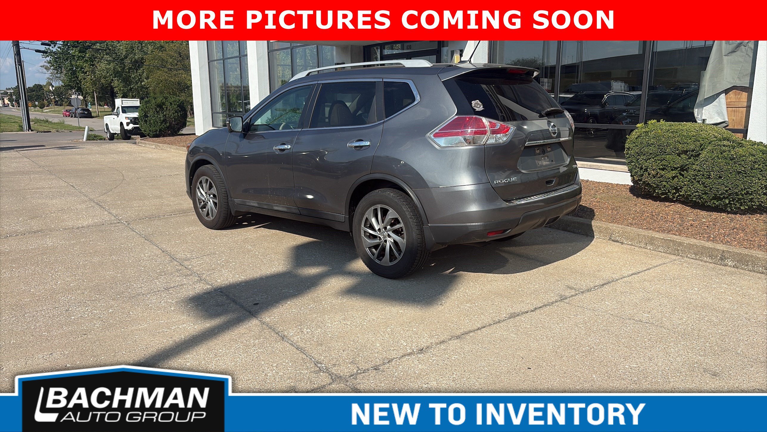 Used 2015 Gun Metallic Nissan SL image 4