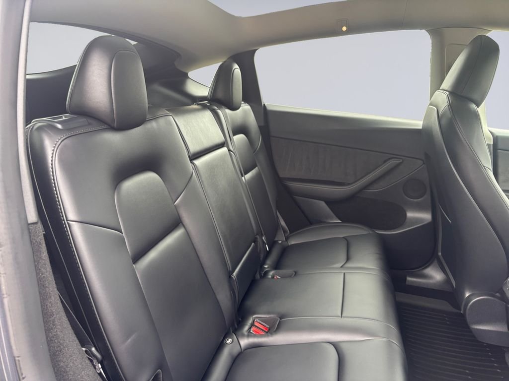 Used 2023  Tesla Long Range image 18